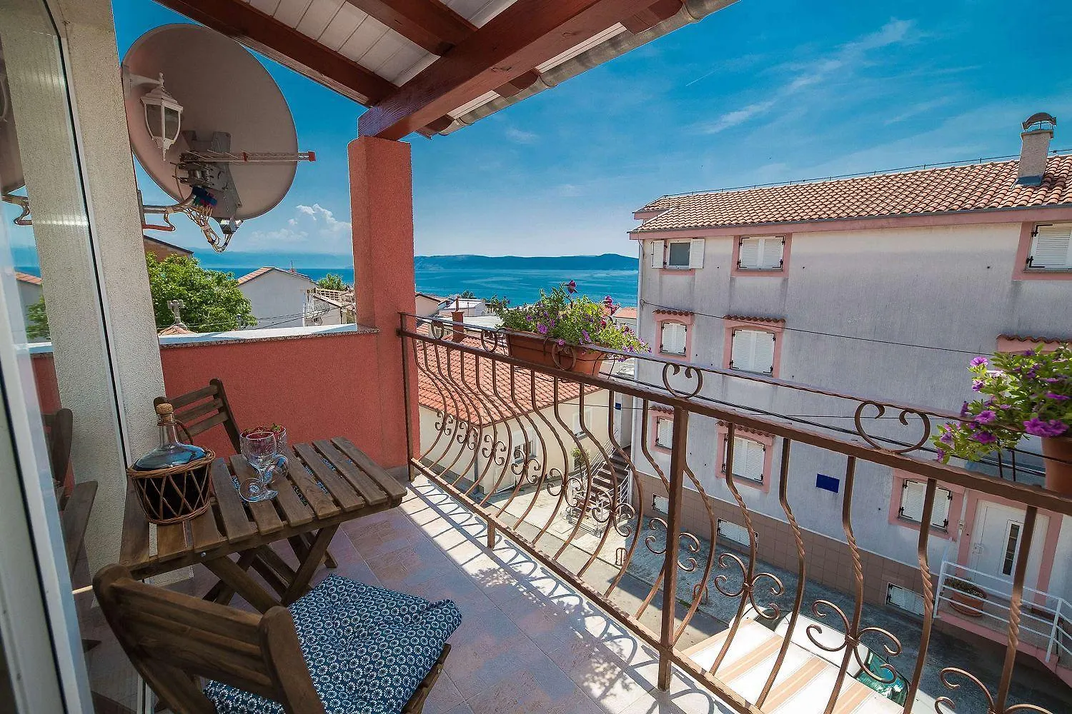 Einzigartiges Apartment Nur 300 Meter Zum Strand Mit Meerblick, Privatem Balkon, Waschmaschine Crikvenica 0*,  Κροατία